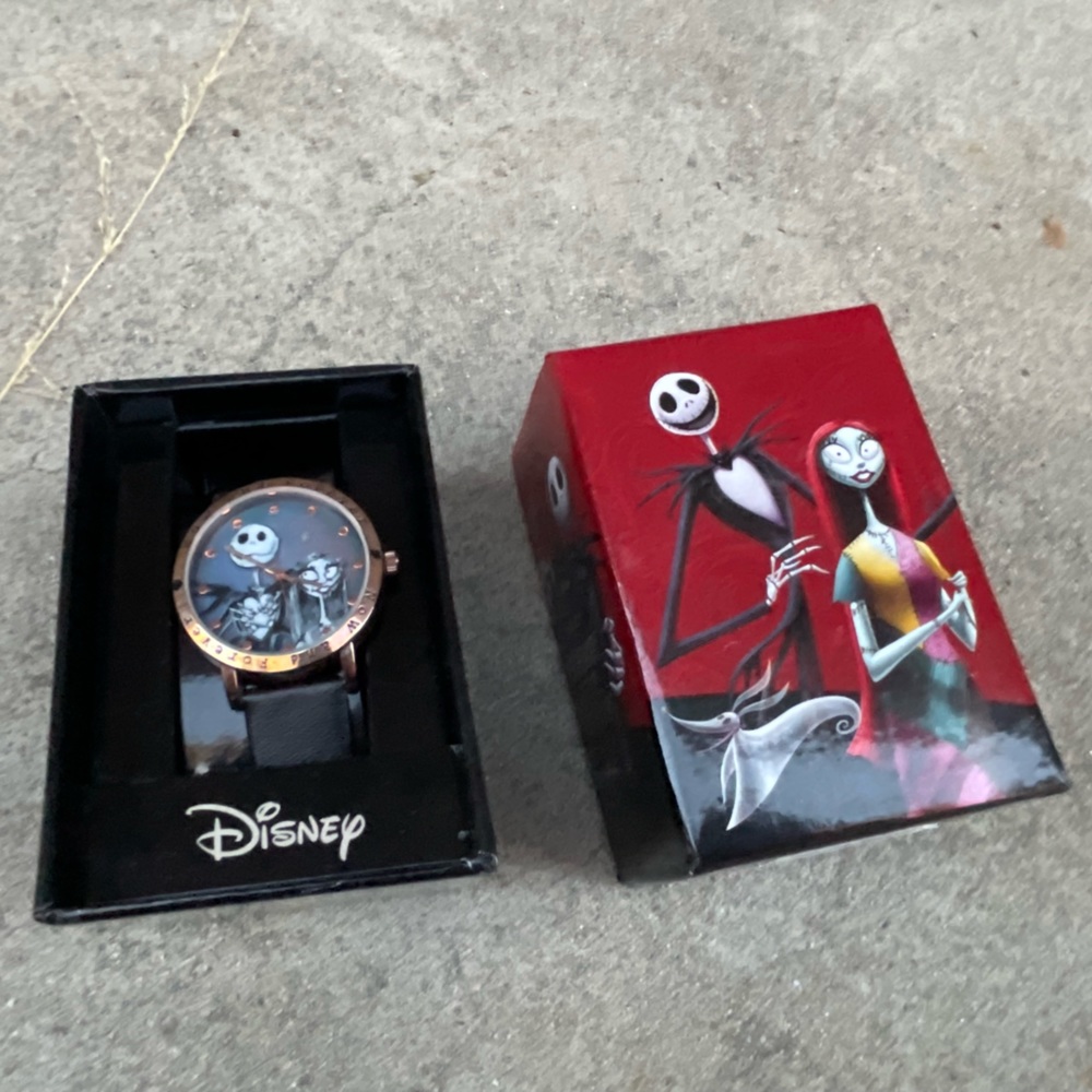 Nightmare Beofre Christmas Watch Jack + Sally Forever - Picture 2 of 7
